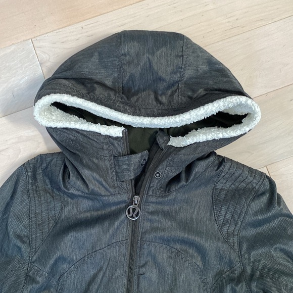 Lululemon Apres Run Anorak soft shell jacket parka - Picture 6 of 16
